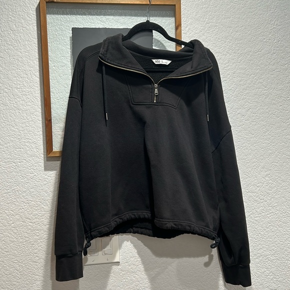 DSG Cropped Black Quarter-Zip Sweatshirt Size XL - Picture 1 of 5